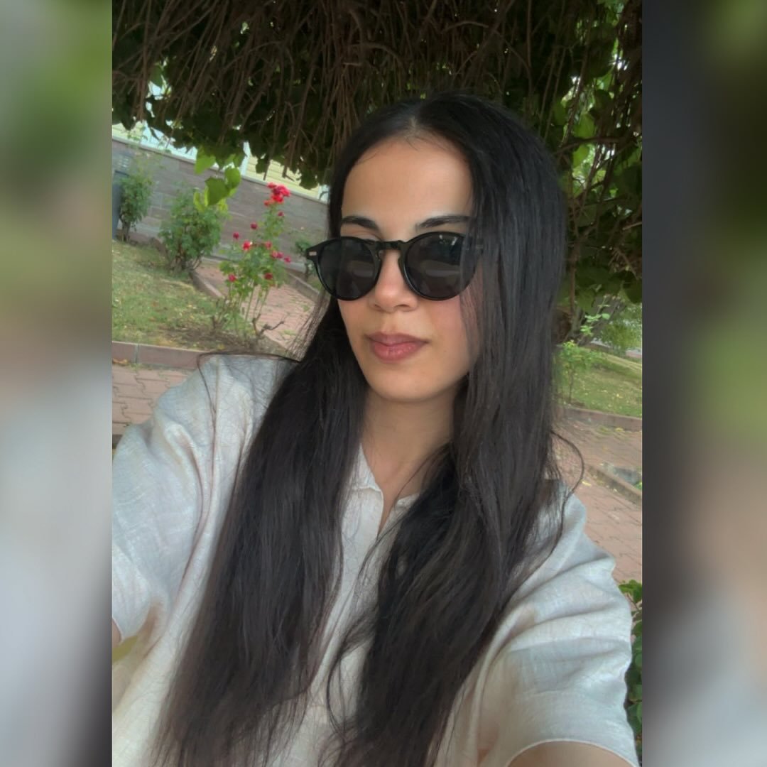 <em><strong>Emine Doğan</strong></em>